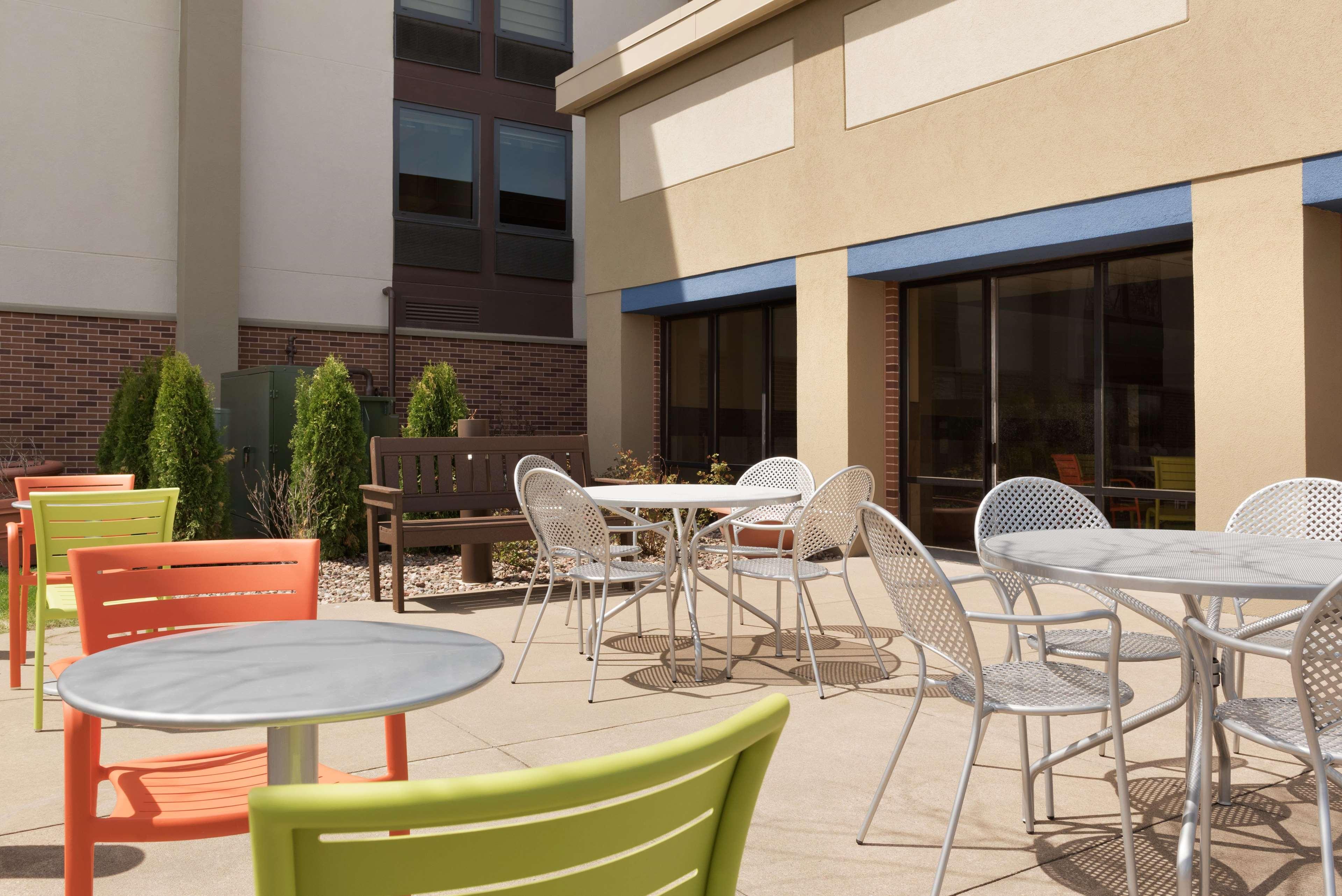 Hampton Inn Appleton-Fox River Mall Area Екстериор снимка