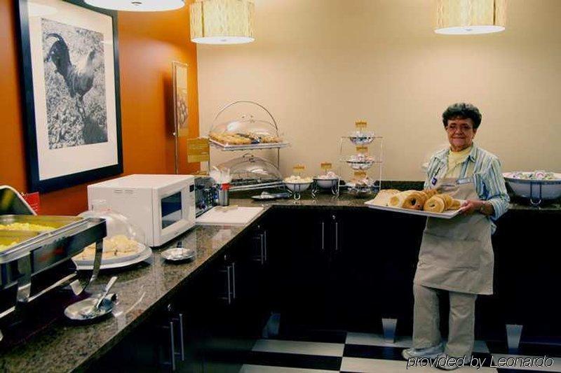Hampton Inn Appleton-Fox River Mall Area Ресторант снимка