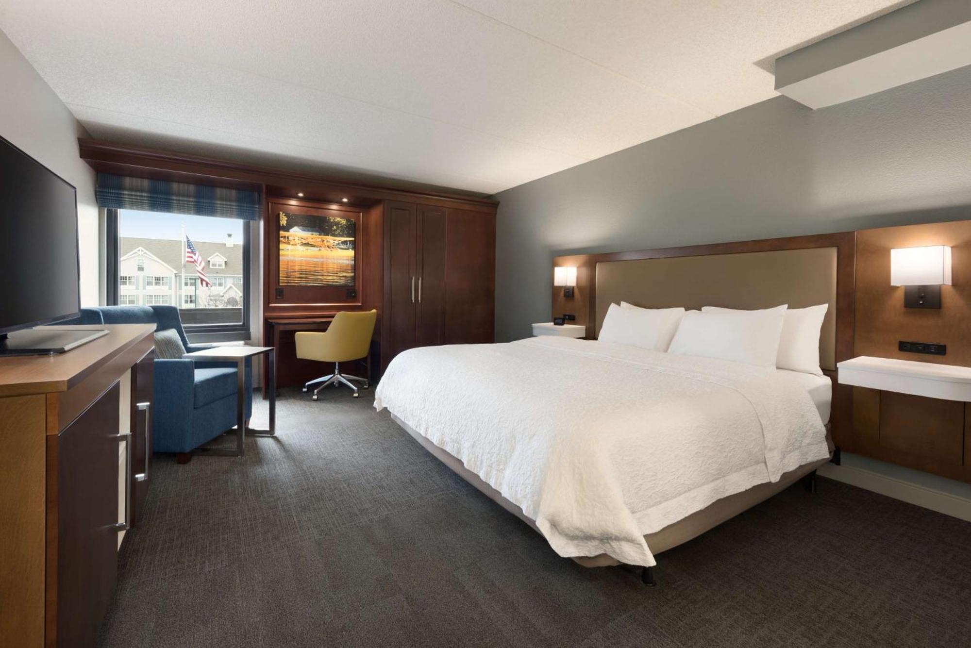 Hampton Inn Appleton-Fox River Mall Area Екстериор снимка