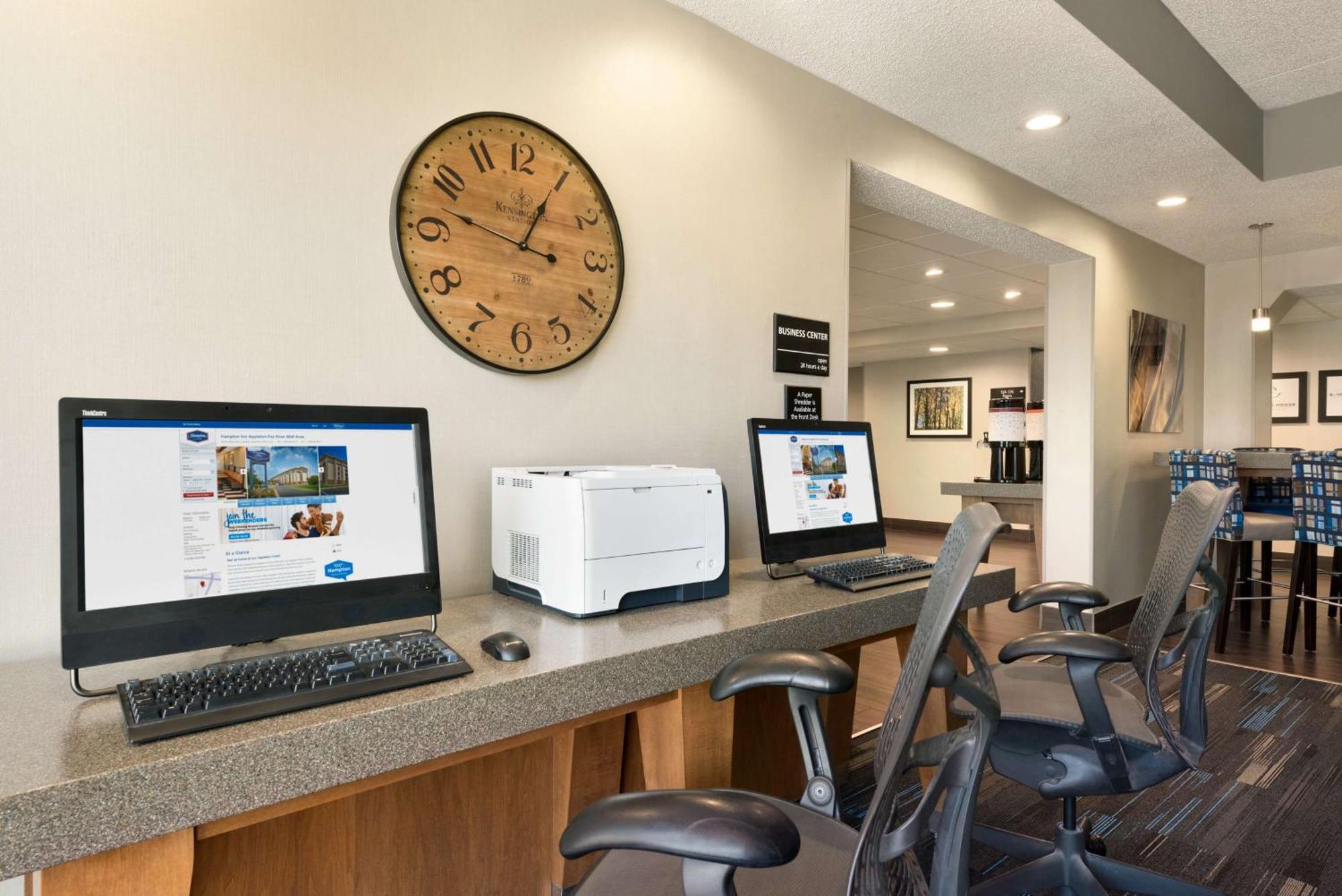 Hampton Inn Appleton-Fox River Mall Area Екстериор снимка