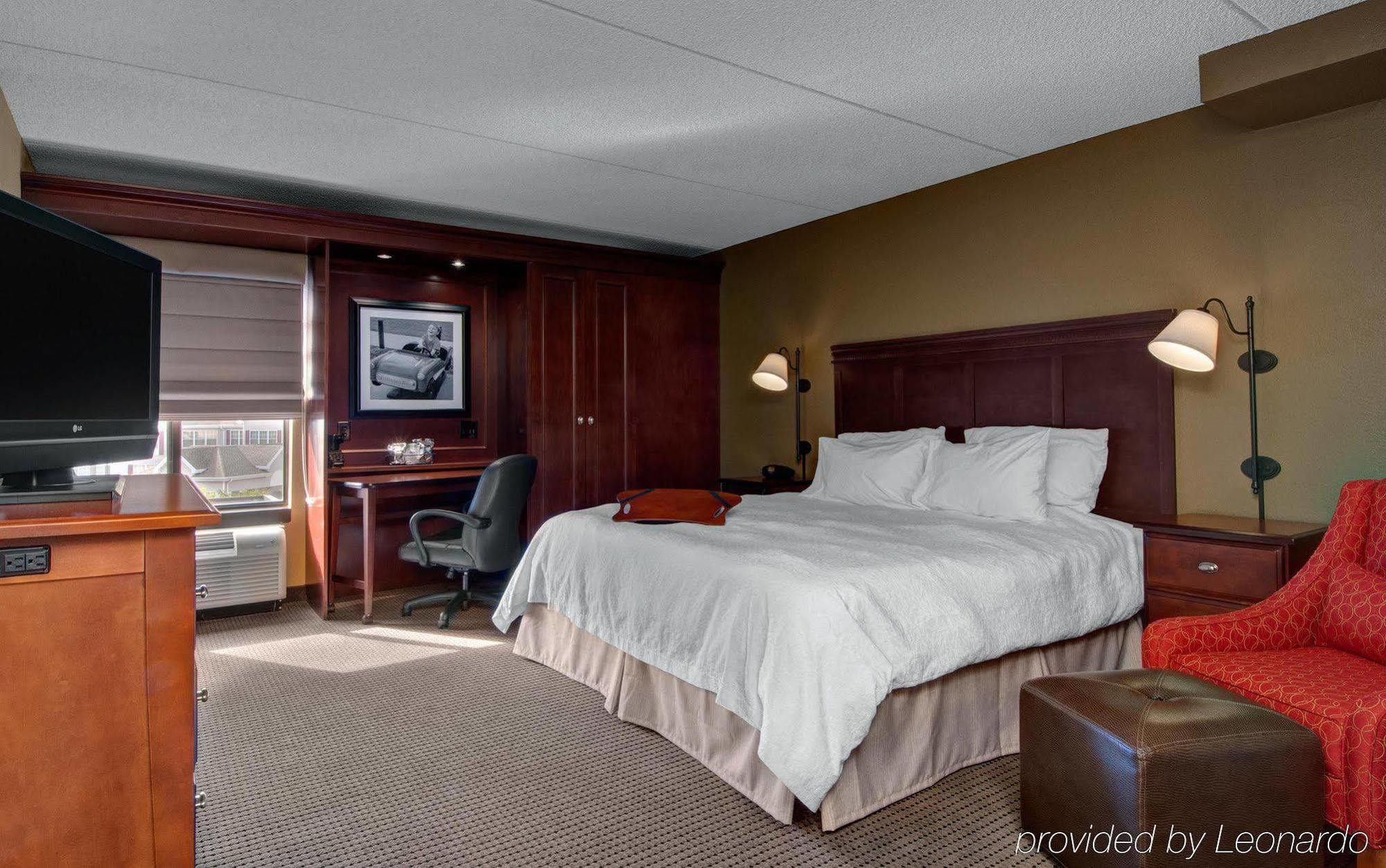 Hampton Inn Appleton-Fox River Mall Area Екстериор снимка