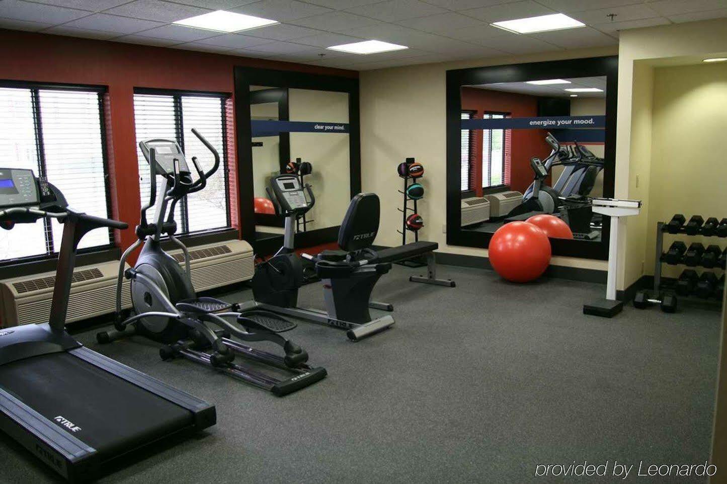 Hampton Inn Appleton-Fox River Mall Area Екстериор снимка