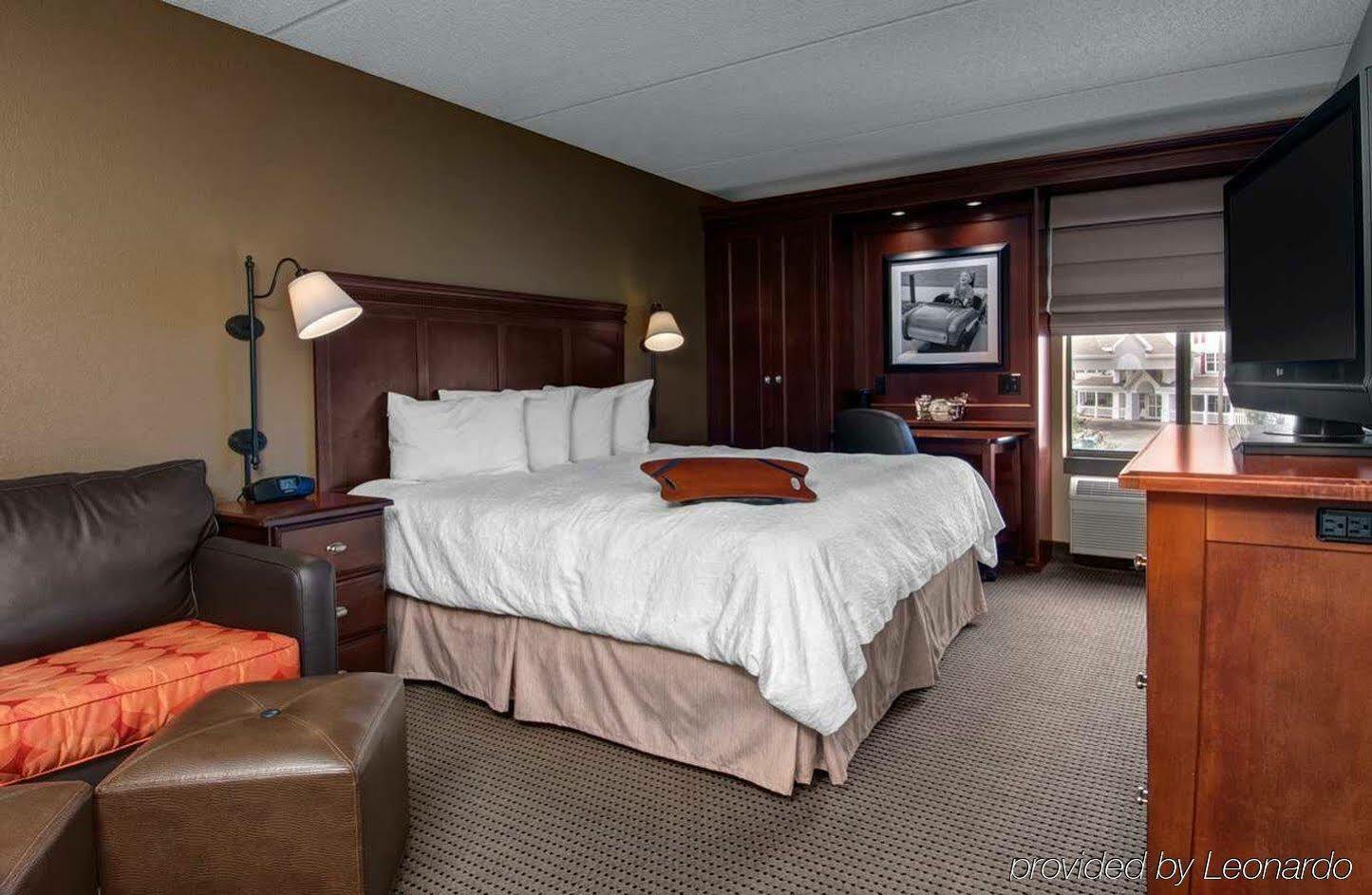 Hampton Inn Appleton-Fox River Mall Area Екстериор снимка